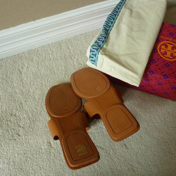 Tory Burch Georgia Brown Leather Logo Sandals, 8.5 (NEW IN BOX) - Picture 9 of 10